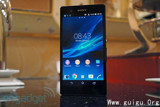 索尼发布旗下首款四核手机Xperia Z 索尼发布旗下首款四核手机Xperia Z