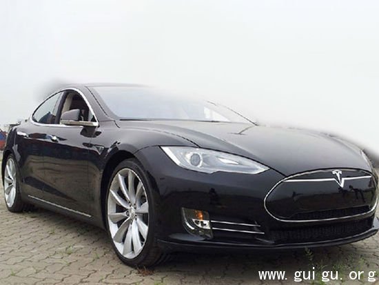 Tesla Model Sۻ120