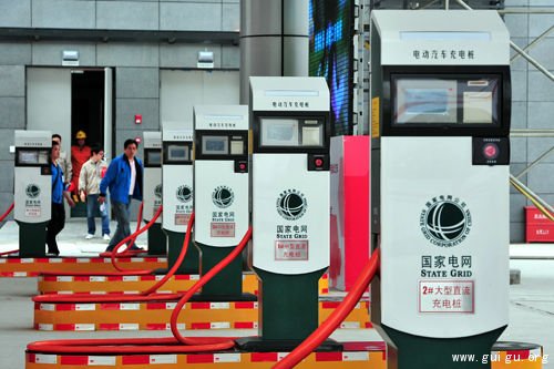 电动汽车“跑太快”,却被充电桩扯了后腿